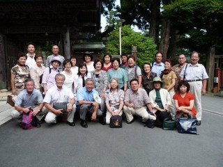 終了後、高尾山薬王院で参加者全員が記念撮影